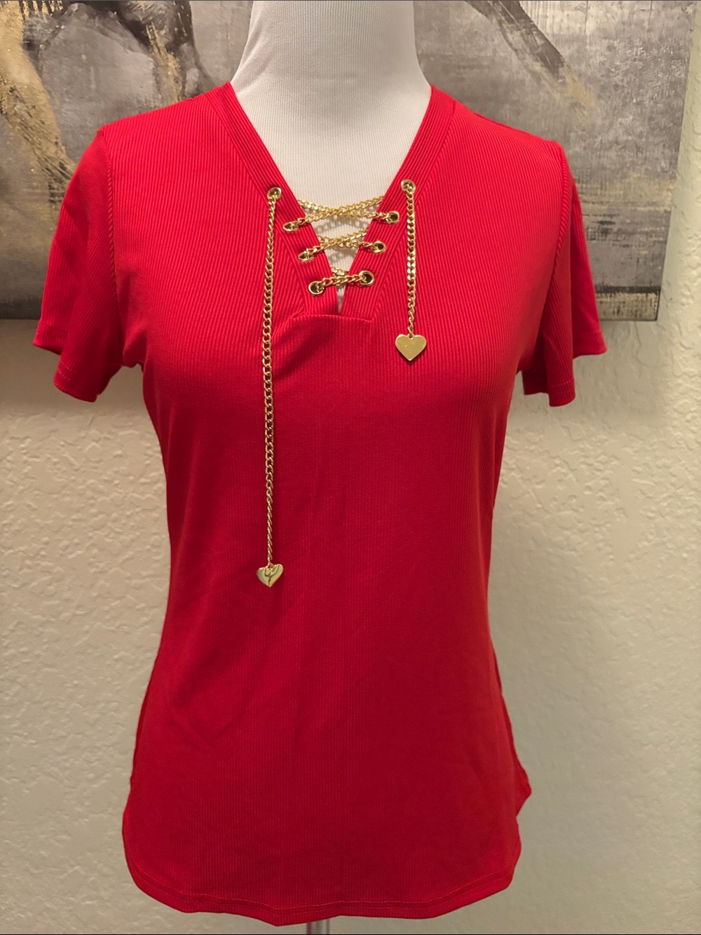 NWOT Red Short-Sleeve Lace-Up V-Neck Top with Gold Chain Hearts